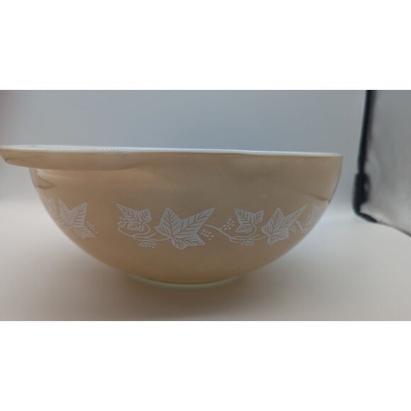 Vintage Pyrex Sandalwood 444 Cinderella Mixing Bowl Tan with White Ivy - Picture 15 of 16